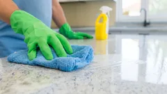 Jediné místo v kuchyni, které téměř každý zapomíná uklízet – proč byste mu měli věnovat pozornost