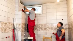 Náklady na rekonstrukci koupelny lze snížit až o polovinu: pravidla, kterých se vyplatí držet