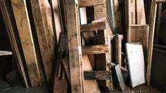 Rekonstrukce bez zbytečného odpadu: jak zachránit staré cihly, prkna i dlaždice a znovu je chytře použít